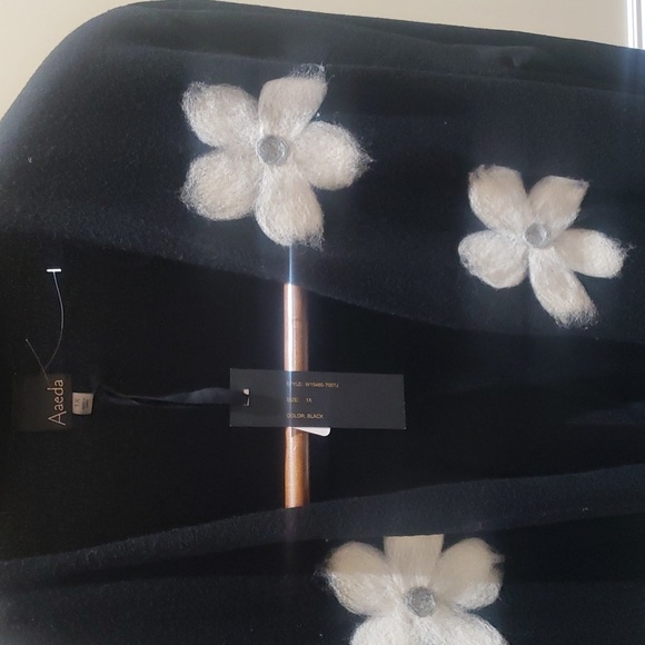 Nwt Aaeda black cardigan with white flowers - Picture 7 of 9